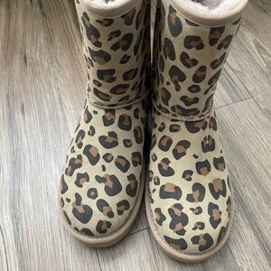 Ugg Classic Short ll Leopard Print Boots- NWOB